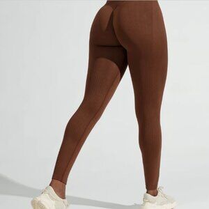 BuffBunny - Medium Ribbed Seamless Legging - Mocha